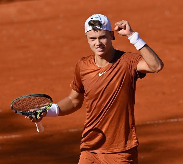 次练习中都 次练习中都